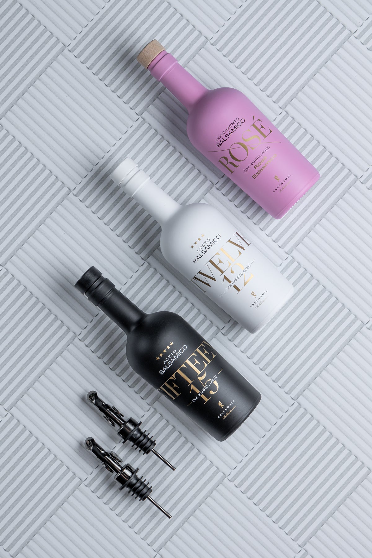 Balsamico TWELVE mit Rosé und FIFTEEN Keramikflaschen
