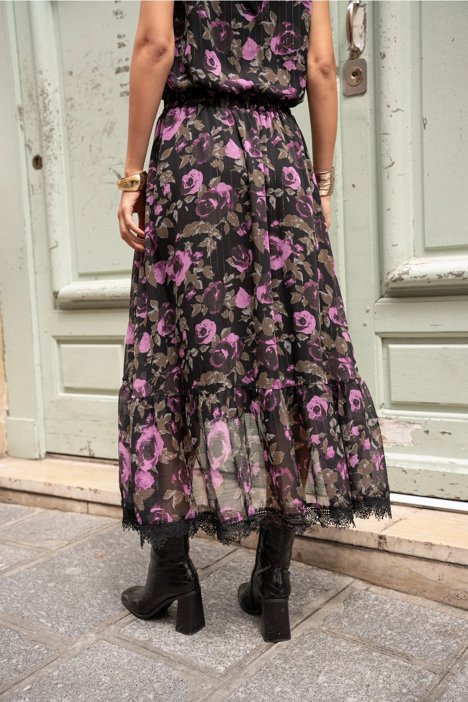 Blumenrock in Schwarz Lila und Rosa Rückseite – el encanto