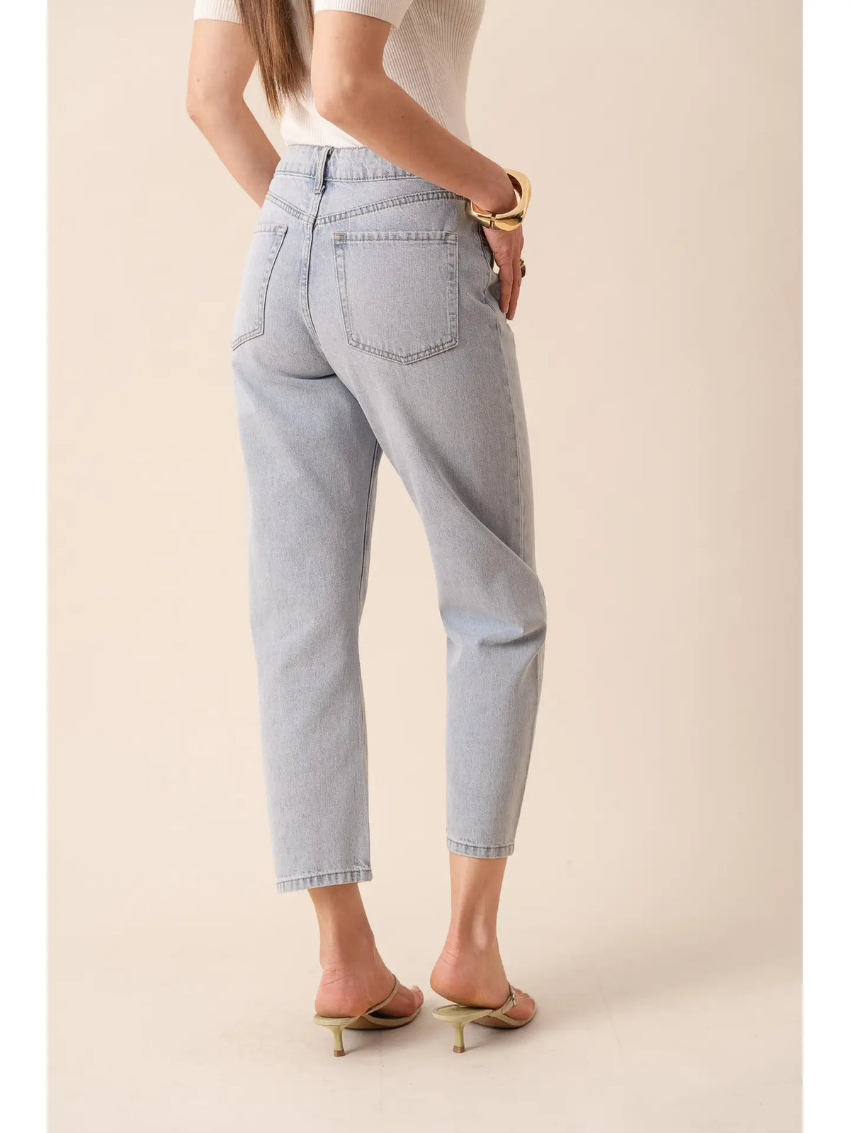 Damen-Jeans «Bony» in Hellblau im Momfit-Boyfriend-Stil – Rückansicht el encanto