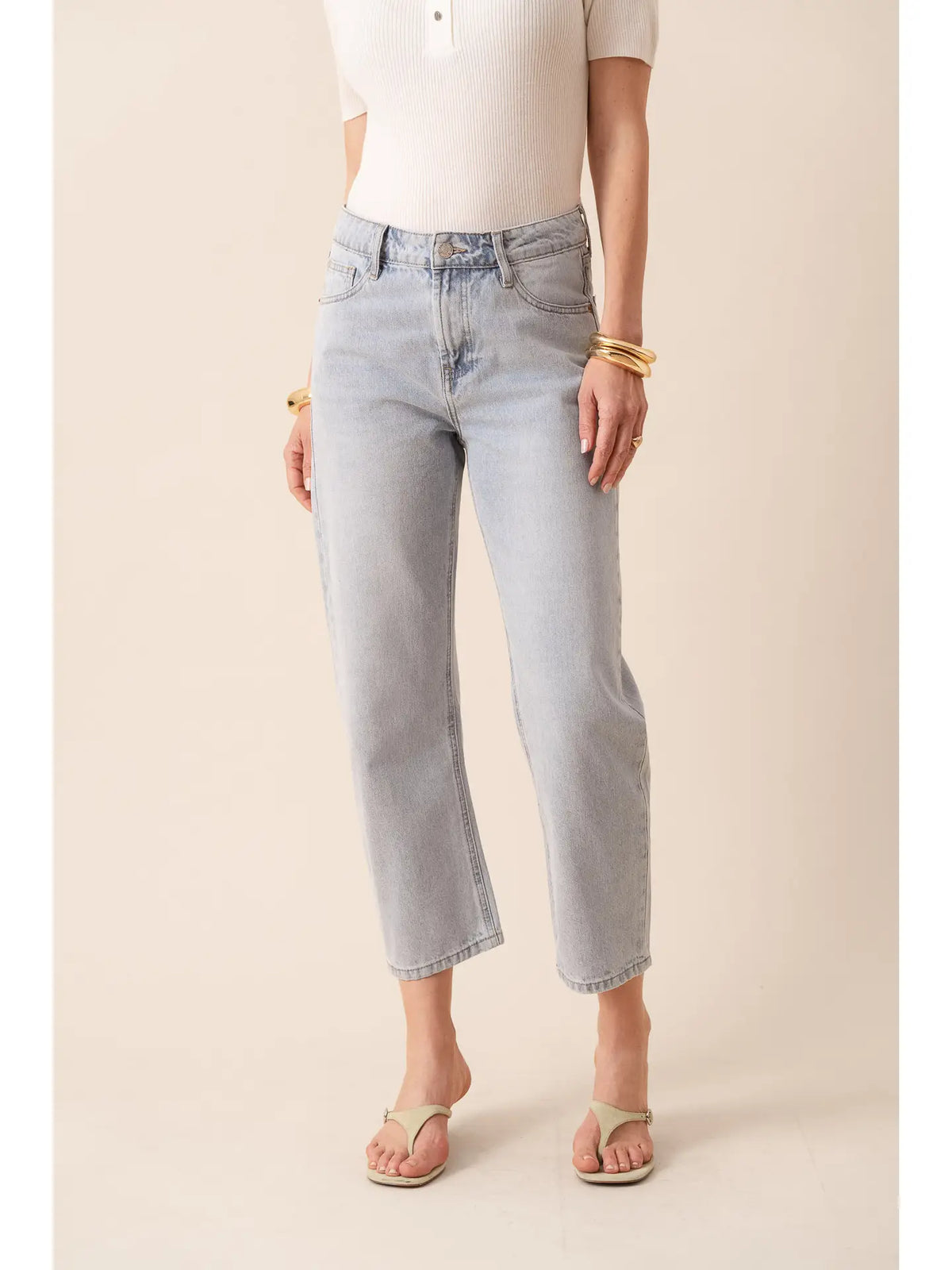 Damen-Jeans «Bony» in Hellblau – Vorderansicht und Passform