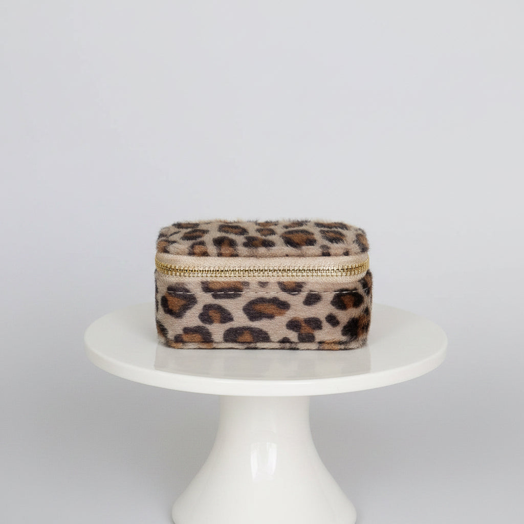 Geschlossenes Mini-Schmuckkästchen im Leoparden-Design