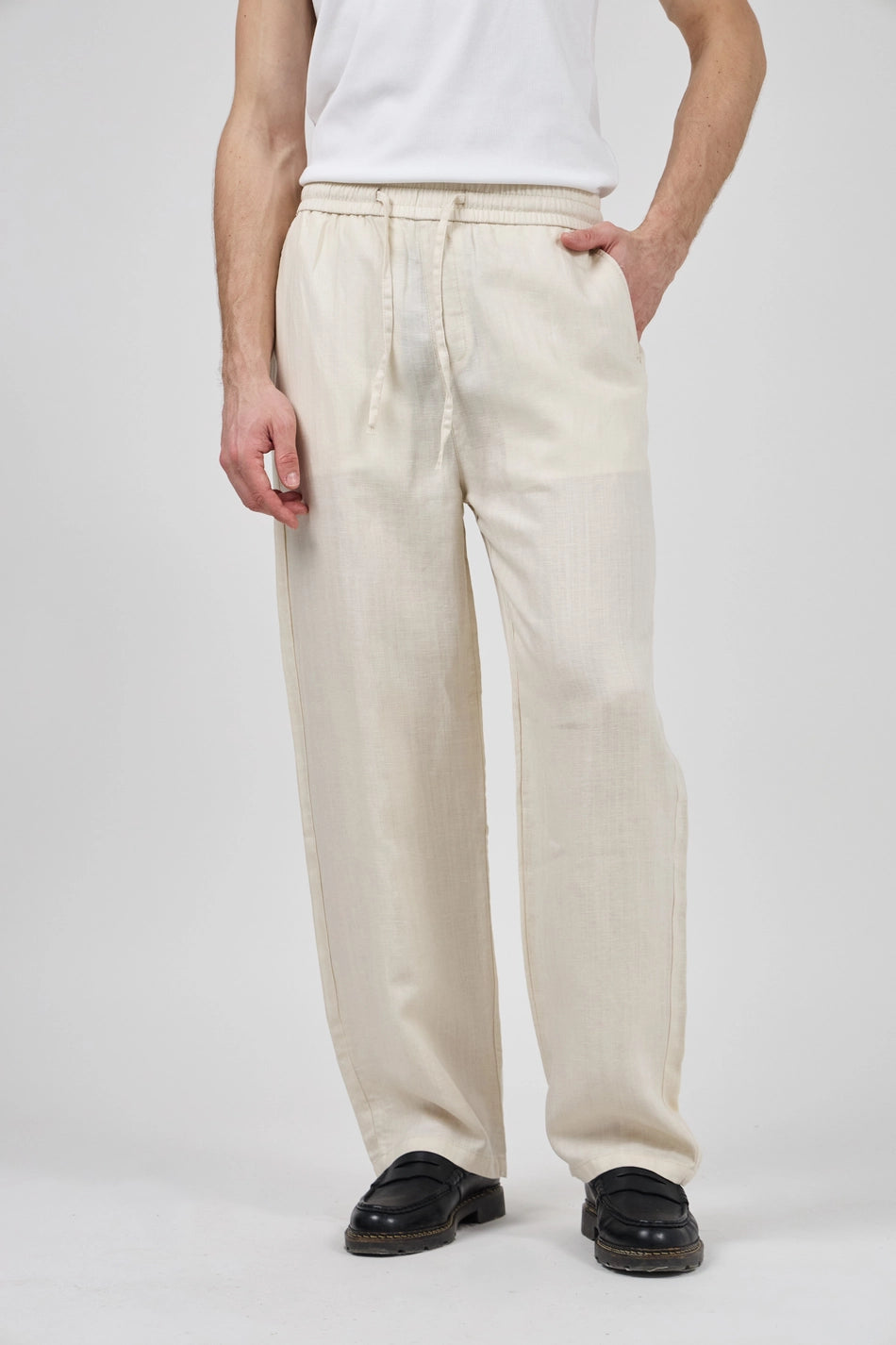 Herren-Leinenhose in Naturbeige mit elastischem Bund
