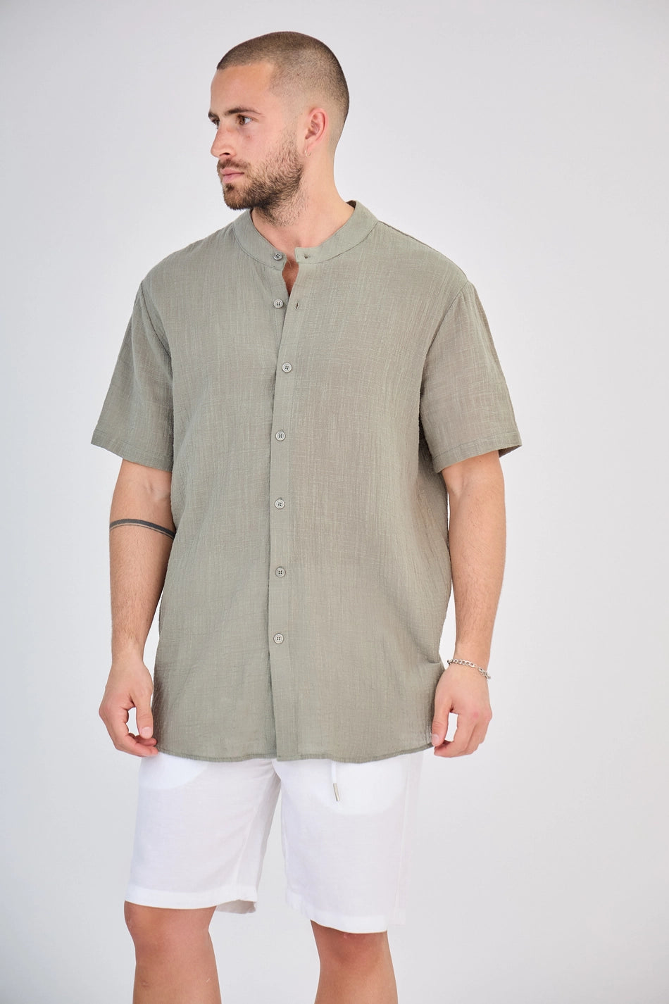 Herren Kurzarm-Hemd in Leinenoptik – Khaki

