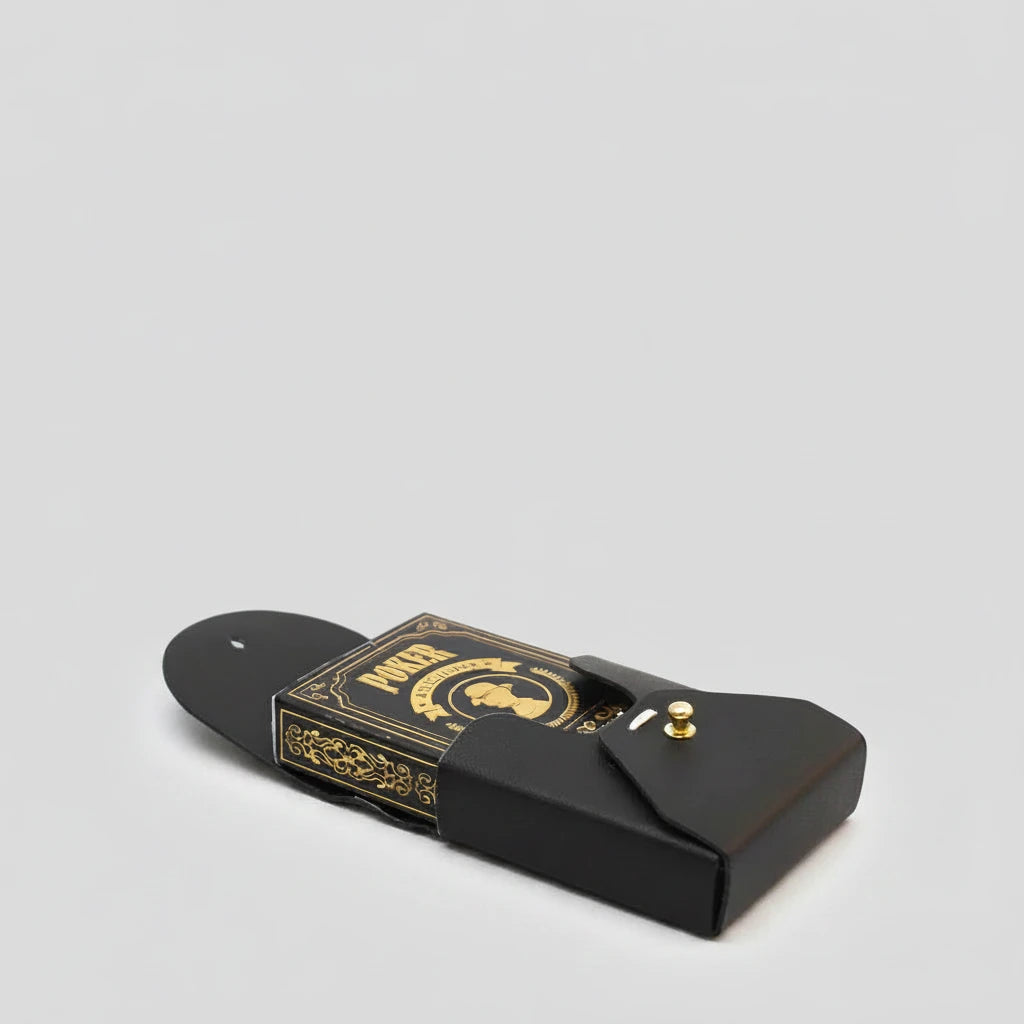 Kompaktes Poker-Set im schwarzen Kunstleder-Etui mit Kartendeck
