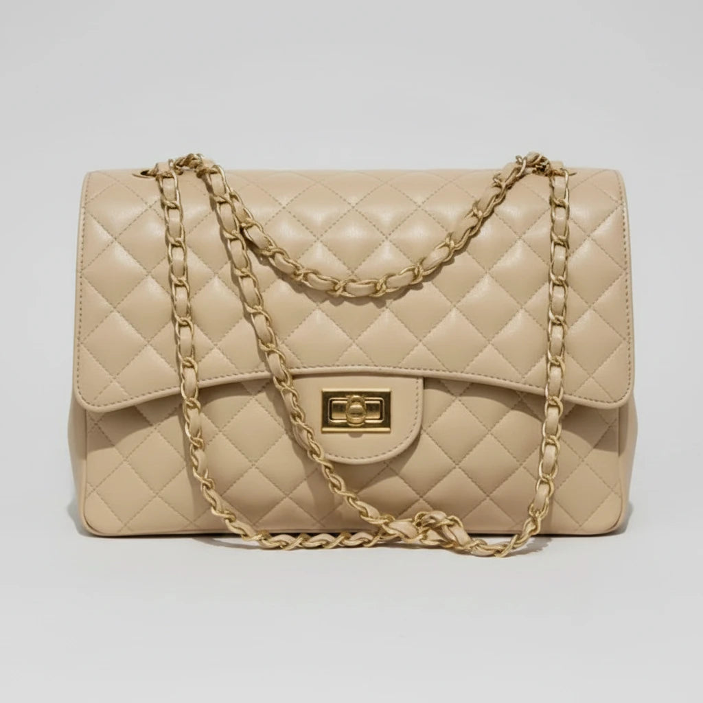 Lederhandtasche in Nude mit Steppmuster und goldfarbener Kette