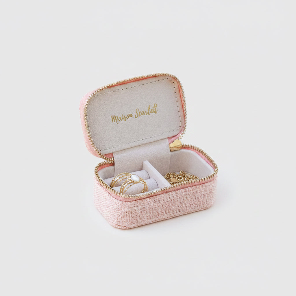 Mini Reise-Schmuckkästchen in Rosa geöffnet