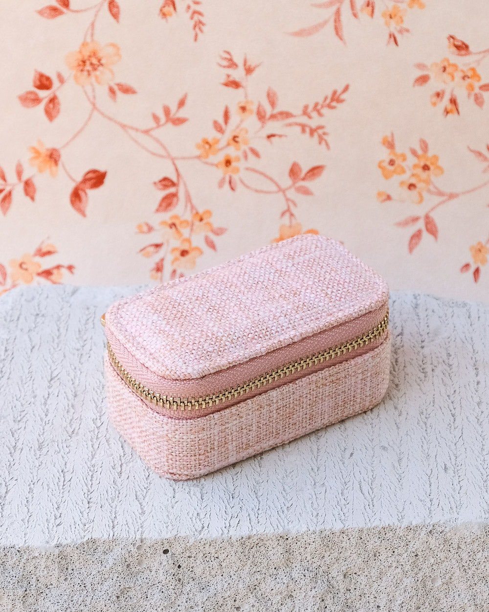 Mini Reise-Schmuckkästchen in Rosa geschlossen