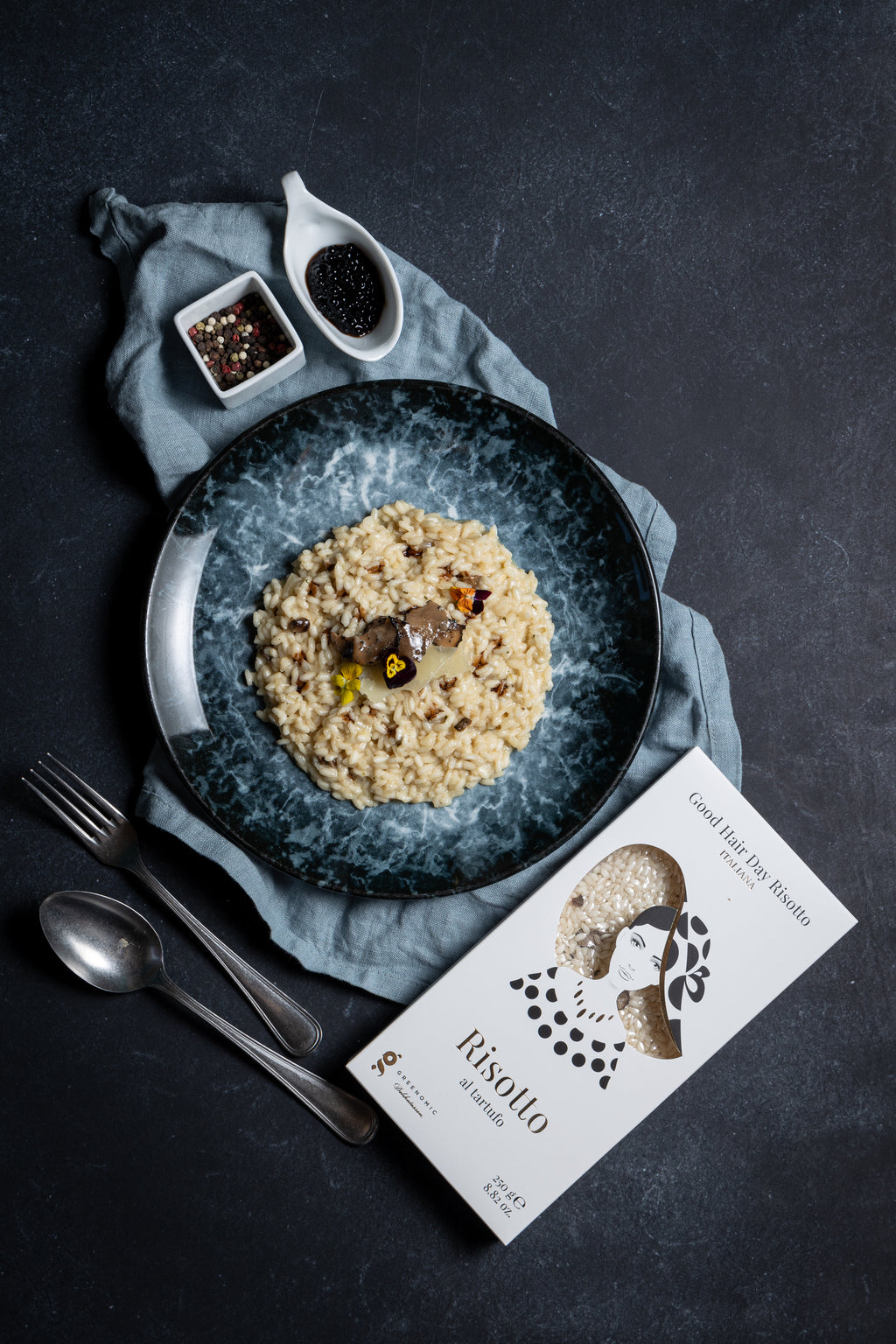 Risotto al Tartufo mit angerichtetem Trüffelrisotto