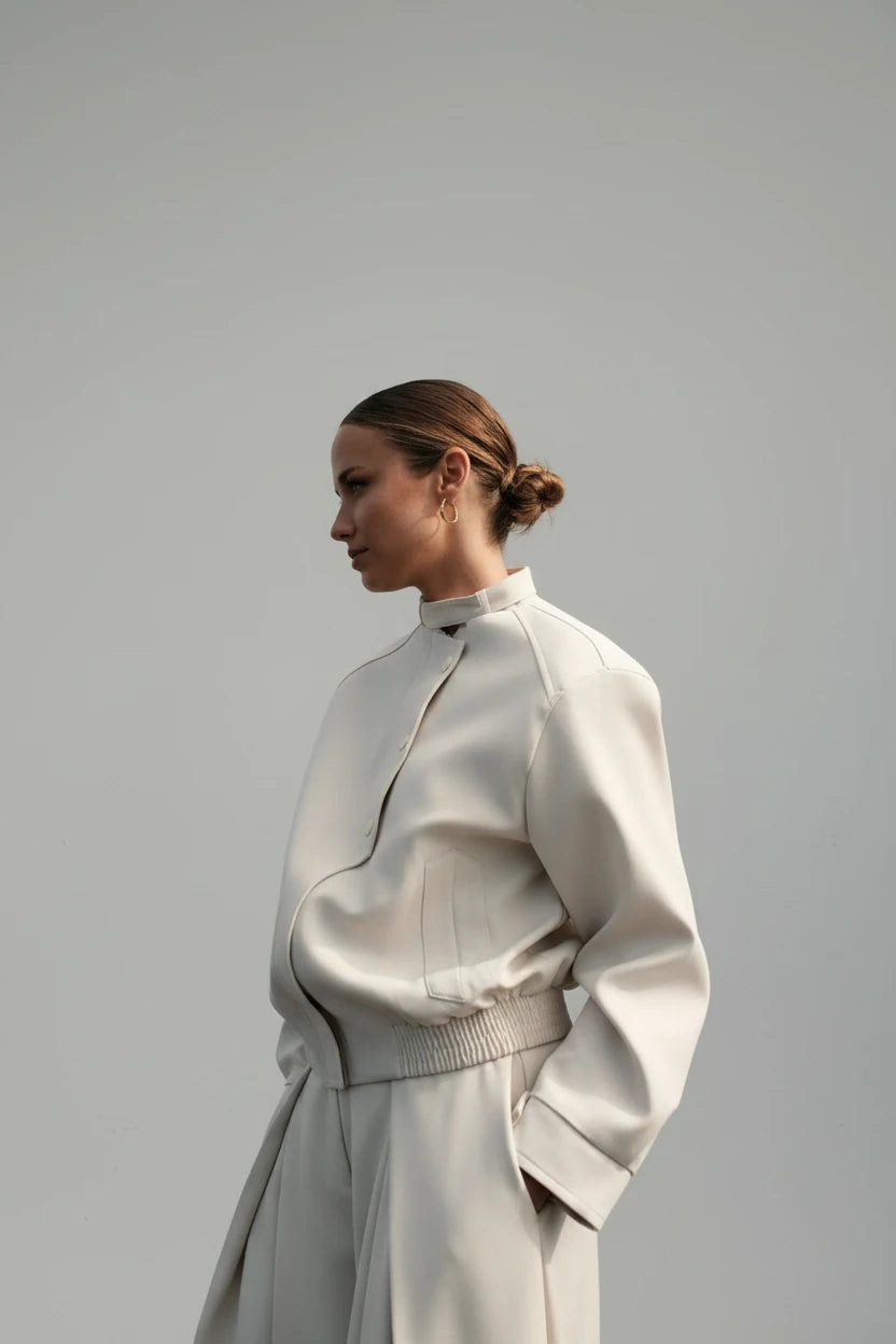 Trevis-Jacke Ecru – Frontansicht – el encanto