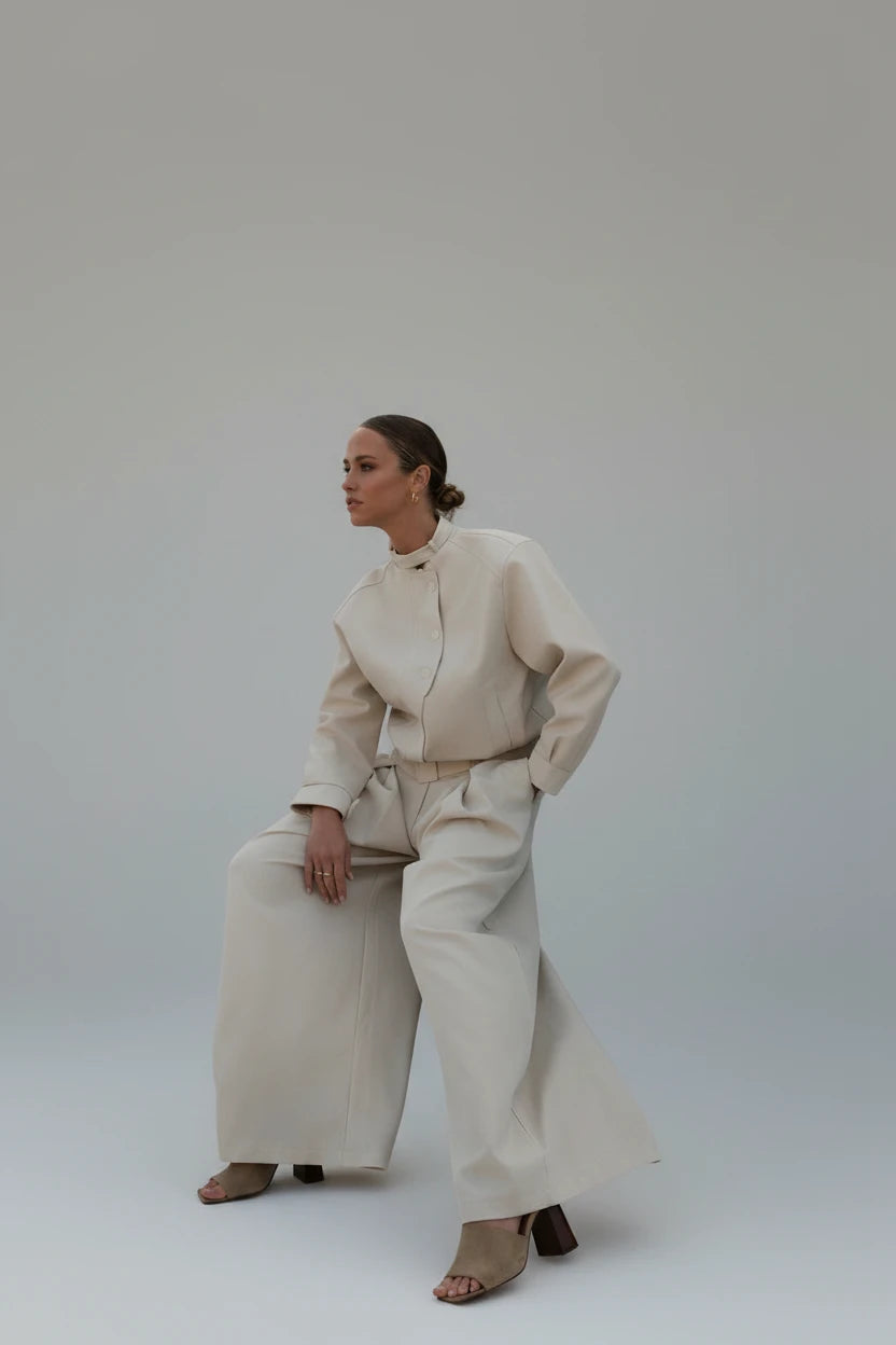 Trevis-Jacke Ecru – Ganzansicht – el encanto