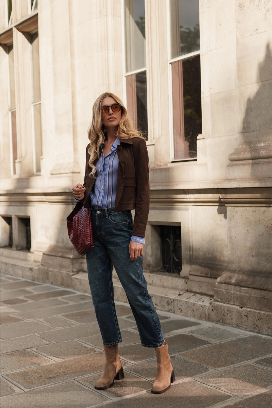Damen-Momfit-Jeans «Bony» in Dunkelblau – Outfitansicht